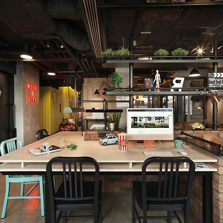 Moxy Belgrade Hotell Eksteriør bilde
