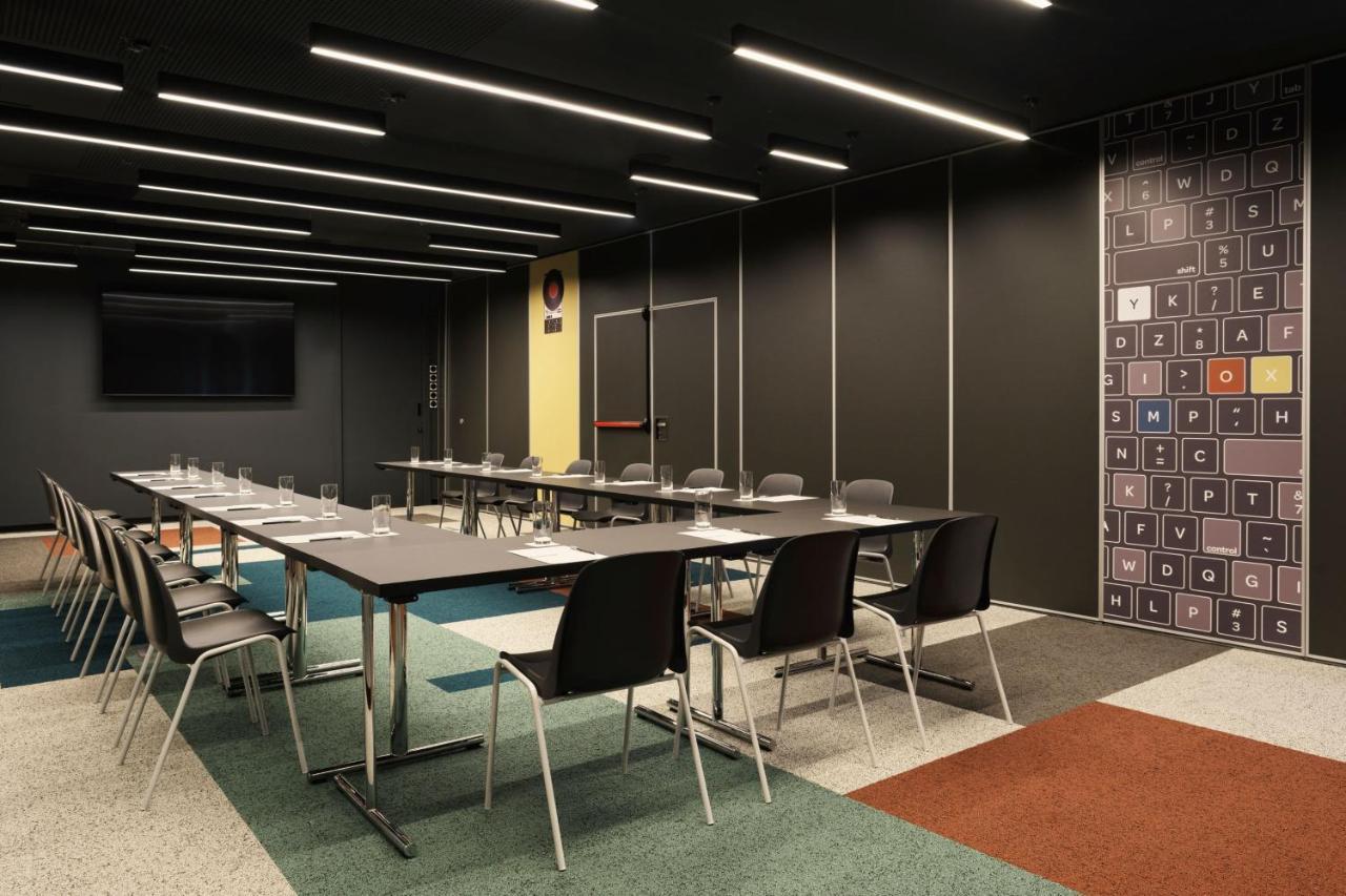 Moxy Belgrade Hotell Eksteriør bilde
